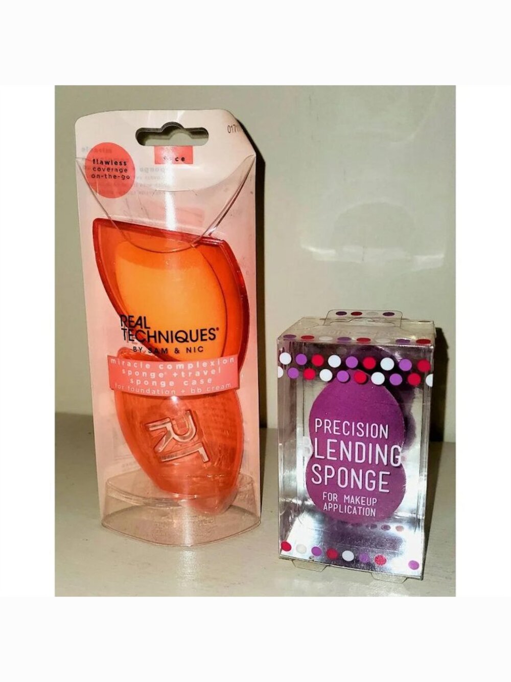 Real Techniques Miracle Complexion Sponge & Swissco Pointed Foundation Sponge